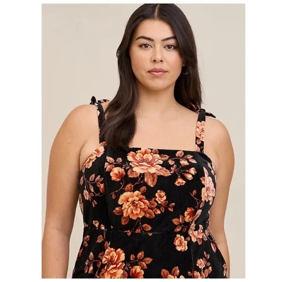 TORRID NWT AT THE KNEE VELVET RUFFLE TIER DRESS - Picture 5 of 6